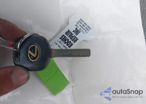 2005 Lexus Es 330 z USA, uszkodzony, nr VIN JTHBA30G855087482